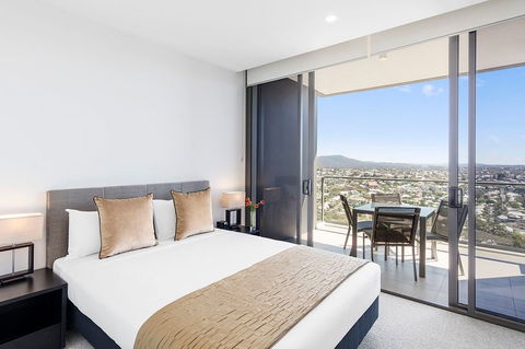 The Milton Brisbane - Perths Hotel 1