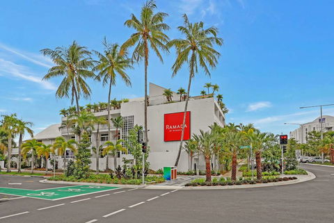 Ramada By Wyndham Cairns City Centre - Perths Hotel 0