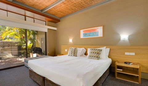 Nautilus Beachfront Villas & Spa - Perths Hotel 1