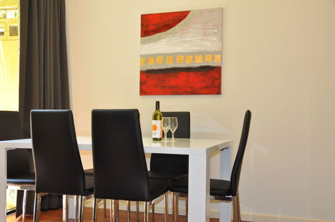 RNR Apartments, Adelaide - Perths Hotel 2
