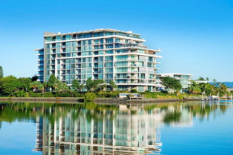 ULTIQA Freshwater Point Resort - Perths Hotel 1