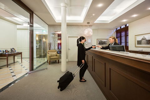 Launceston Central Apartments - Perths Hotel 1