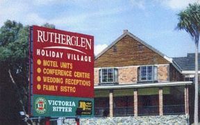 Rutherglen Holiday Village - Perths Hotel 0