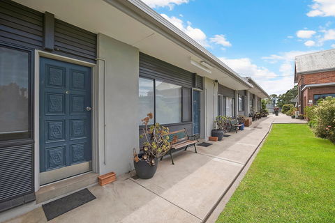 Hamilton Lakeside Motel - Perths Hotel 0