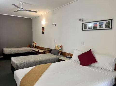 Ayr Traveller's Motel - Perths Hotel 12
