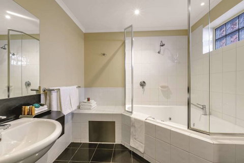 Lake Inn Ballarat - Perths Hotel 16