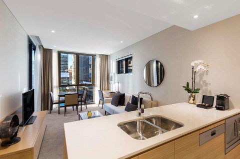 SKYE Suites Sydney - Perths Hotel 4