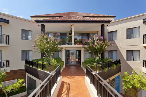 Astra Apartments The Griffin - Perths Hotel 2
