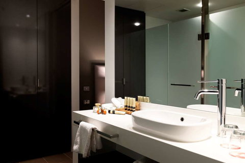 East Hotel - Perths Hotel 6