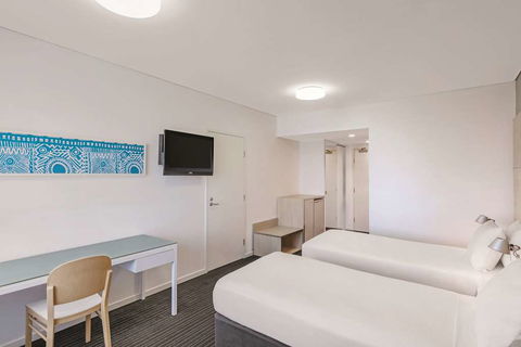 Vibe Hotel Darwin Waterfront - Perths Hotel 9