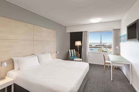 Vibe Hotel Darwin Waterfront - Perths Hotel 10