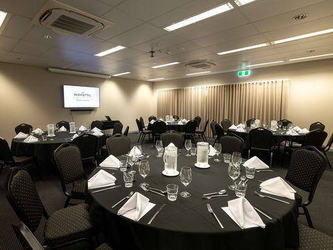 Novotel Darwin Airport Hotel - Perths Hotel 10