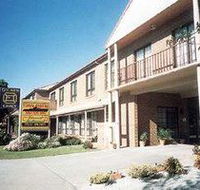 Holbrook Town Centre Motor Inn - Perths Hotel