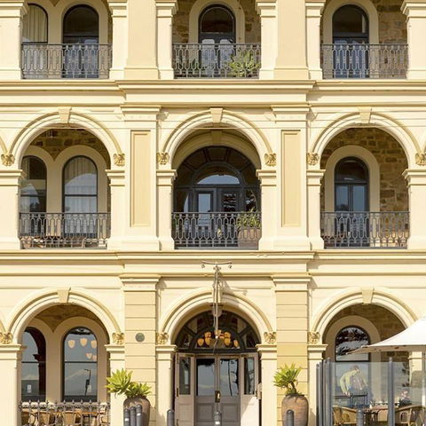 Largs Pier Hotel - Perths Hotel 1