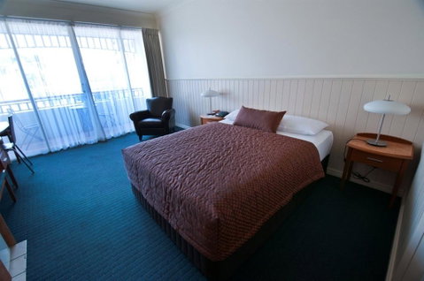 City Oasis Inn - Perths Hotel 1