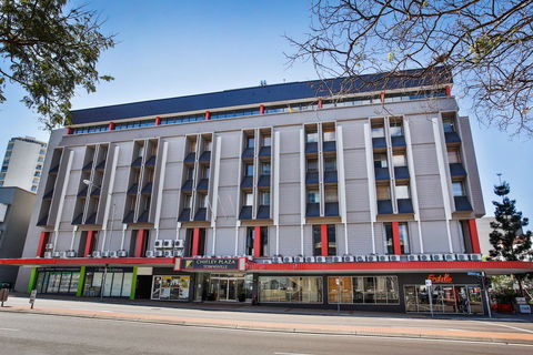 Madison Plaza Townsville - Perths Hotel 1
