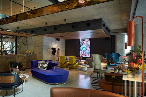 QT Melbourne - Perths Hotel 1