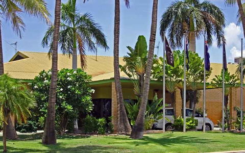 Karratha International Hotel - Perths Hotel 0