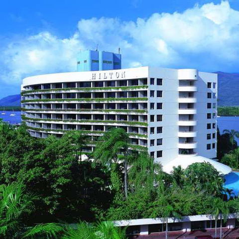 Hilton Cairns - Perths Hotel 0
