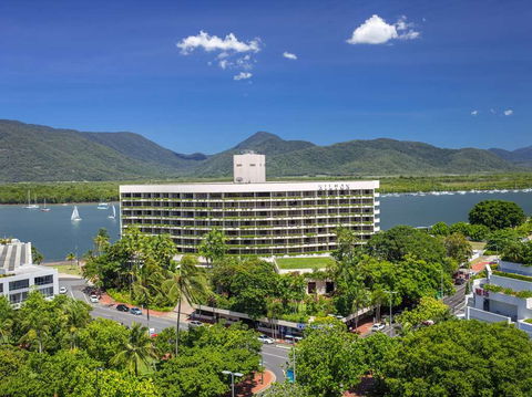 Hilton Cairns - Perths Hotel 2
