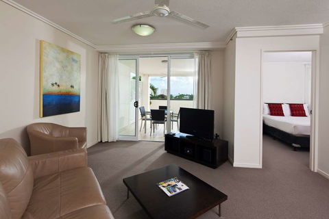 Cairns Central Plaza Apartment - Perths Hotel 1