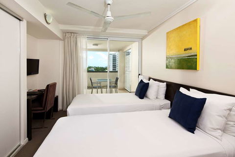 Cairns Central Plaza Apartment - Perths Hotel 2