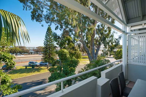 Broadwater Resort Apartments - Perths Hotel 1