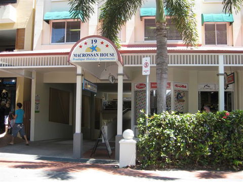 Macrossan House Boutique Holidays Apts - Perths Hotel 1