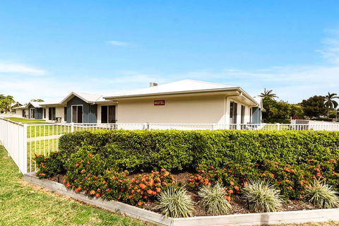Econo Lodge Beachside - Perths Hotel 1