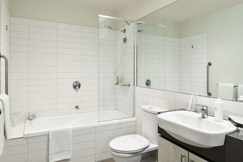 Punthill Essendon Grand - Perths Hotel 2