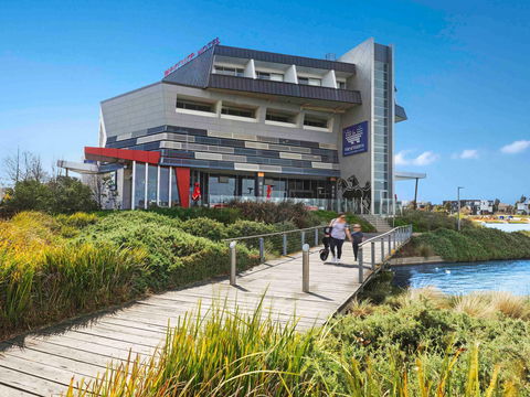 Mercure Melbourne Caroline Springs - Perths Hotel 1
