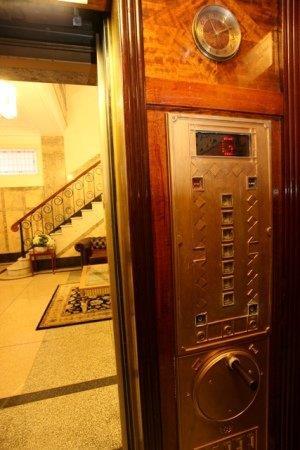 ULTIQA Rothbury Hotel - Perths Hotel 1