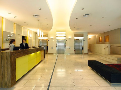 Oaks Embassy - Perths Hotel 1