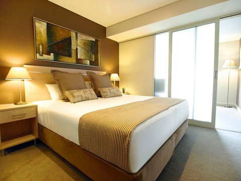 Oaks Embassy - Perths Hotel 2