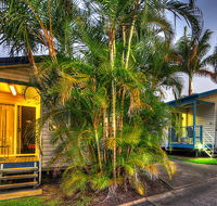 Alex Beach Cabins  Tourist Park - Perths Hotel