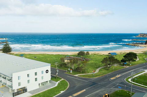Abode Malua Bay - Perths Hotel 1