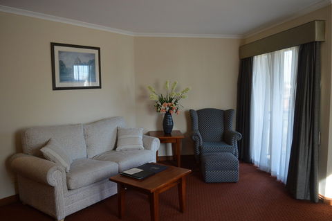 Gateway On Monash - Perths Hotel 0