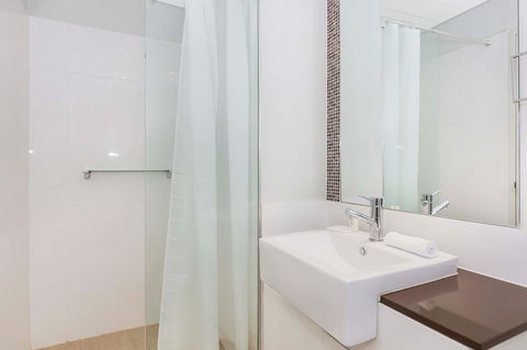 Astra Apartments Perth - Perths Hotel 4