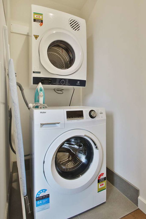 Quality Apartments Dandenong - Perths Hotel 10