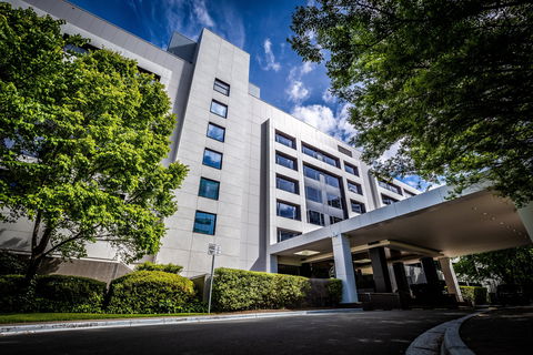 Crowne Plaza Canberra - Perths Hotel 1
