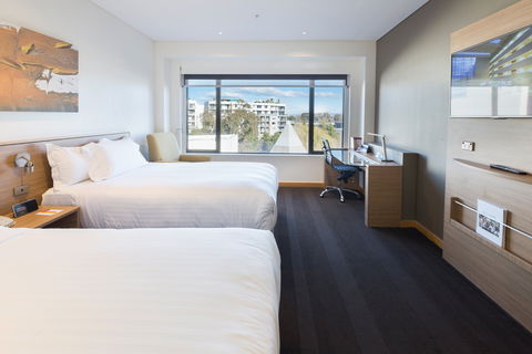 Crowne Plaza Canberra - Perths Hotel 6