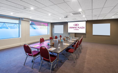 Crowne Plaza Canberra - Perths Hotel 8