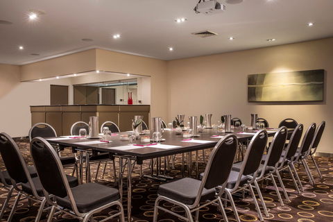 Crowne Plaza Canberra - Perths Hotel 10