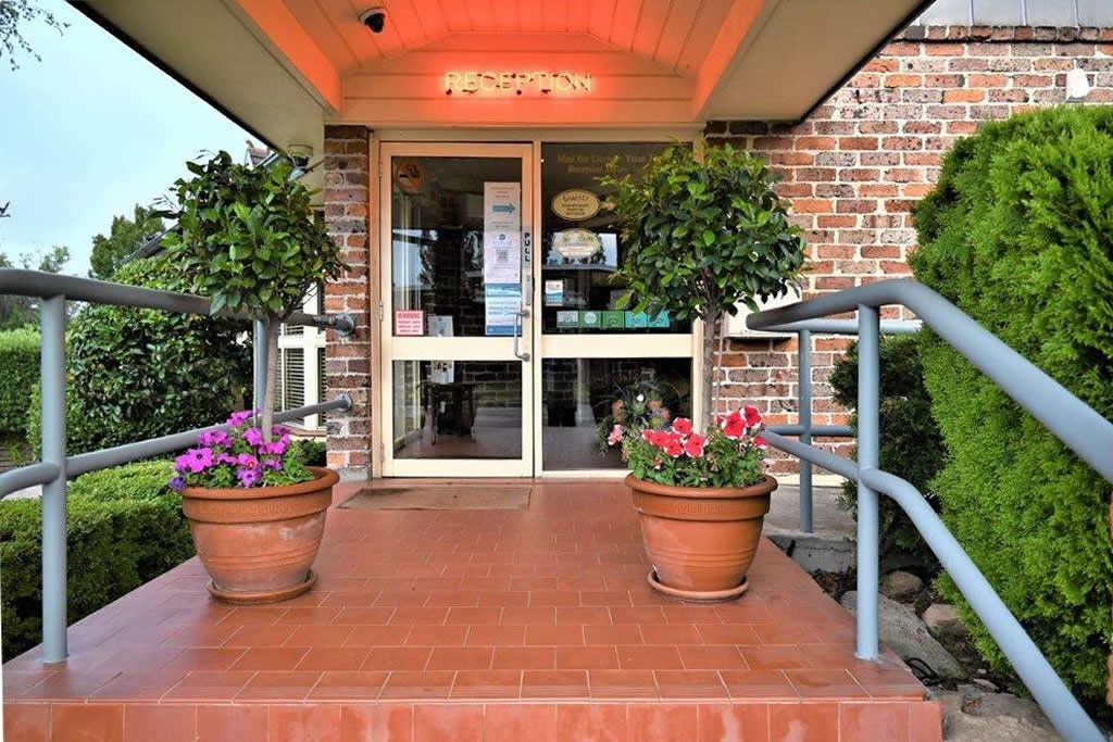 Alpine NSW Perths Hotel