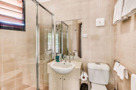 Palms City Resort - Perths Hotel 8