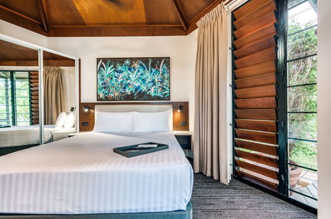 Palms City Resort - Perths Hotel 11