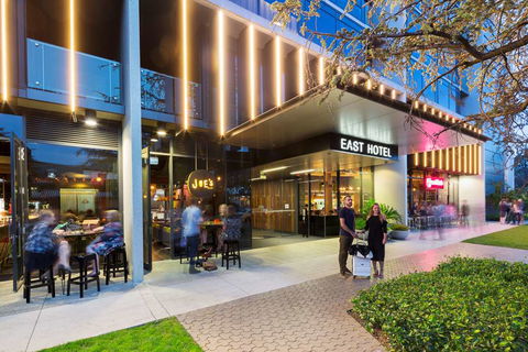 East Hotel - Perths Hotel 1