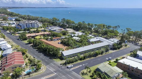 The Beach Motel Hervey Bay - Perths Hotel 0
