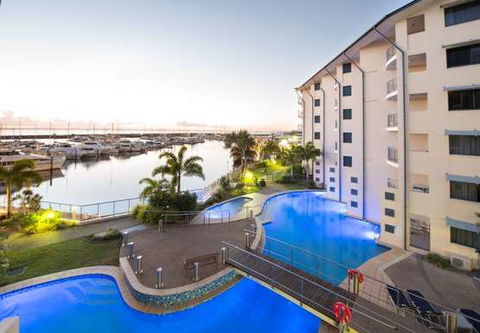 Mantra Hervey Bay - Perths Hotel 1