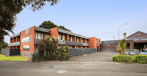 Nightcap At Waltzing Matilda Hotel - Perths Hotel 1